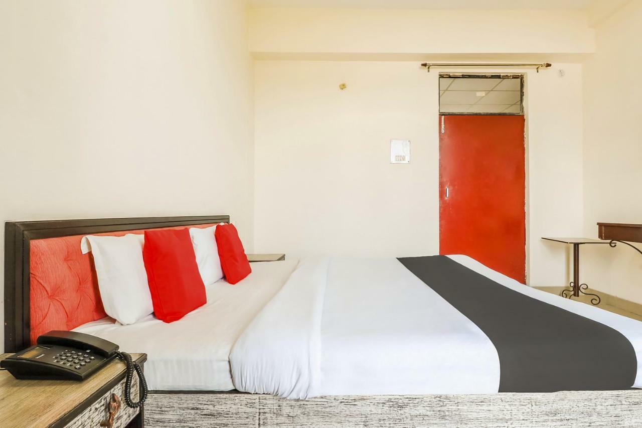 Hôtel Capital O 60233 Brij Ki Rasoi Deluxe à Lucknow Extérieur photo