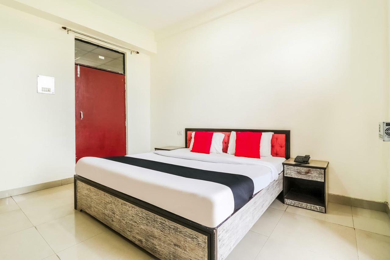 Hôtel Capital O 60233 Brij Ki Rasoi Deluxe à Lucknow Extérieur photo