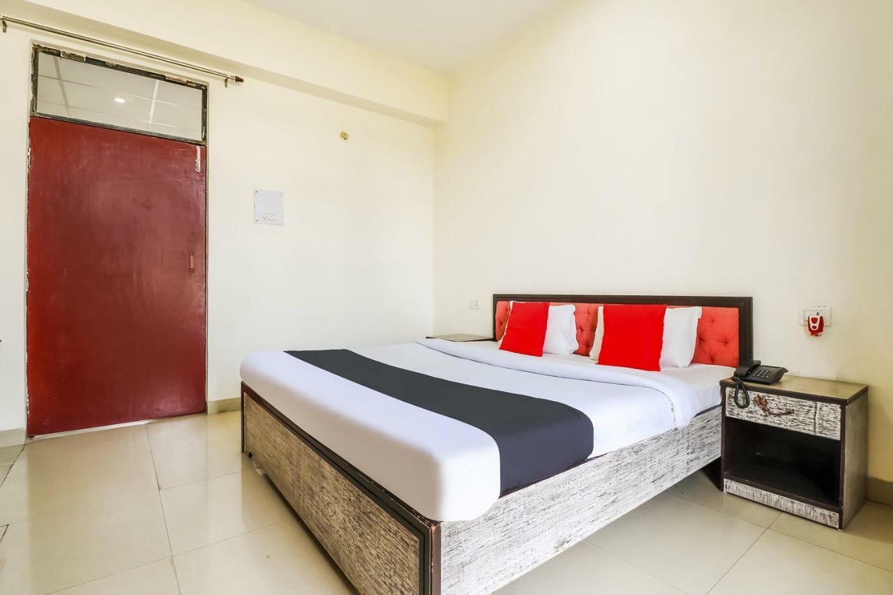 Hôtel Capital O 60233 Brij Ki Rasoi Deluxe à Lucknow Extérieur photo