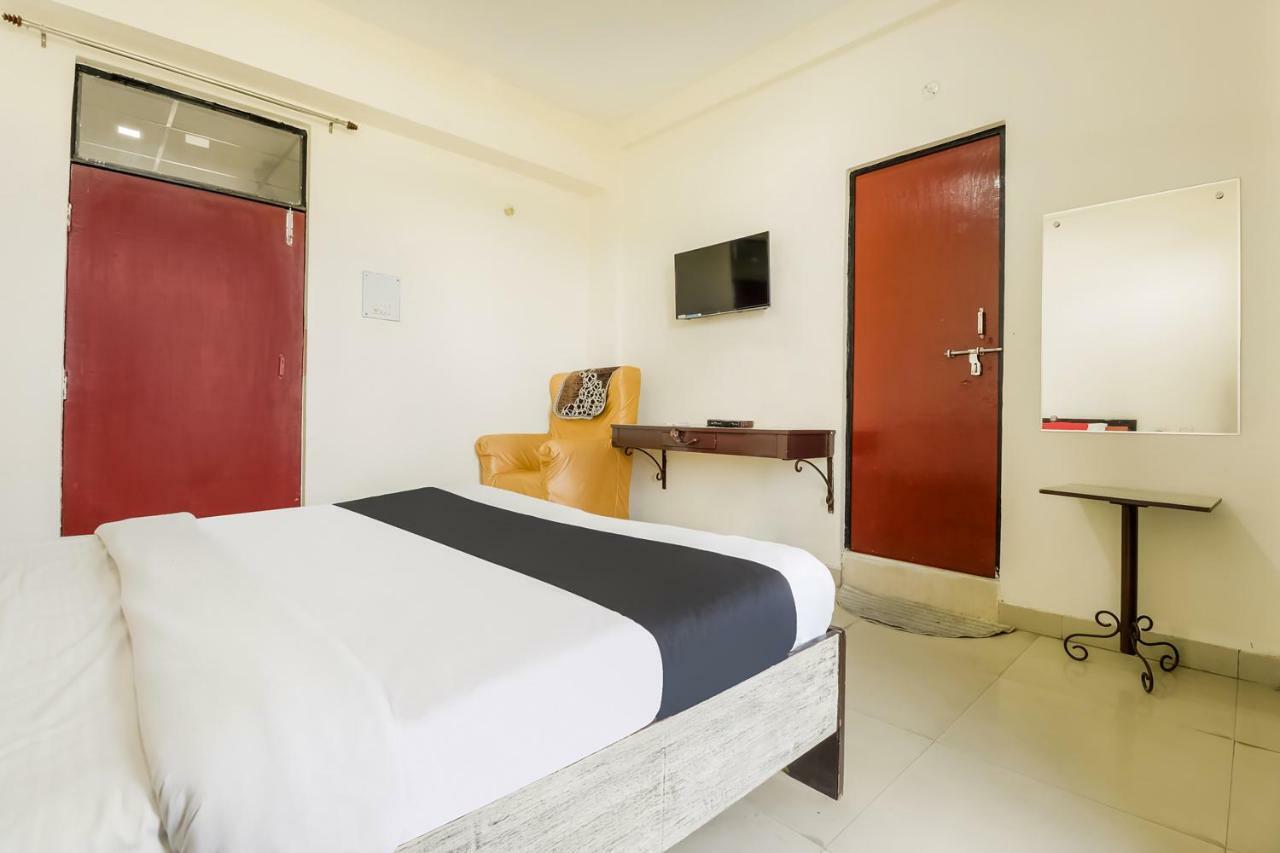 Hôtel Capital O 60233 Brij Ki Rasoi Deluxe à Lucknow Extérieur photo