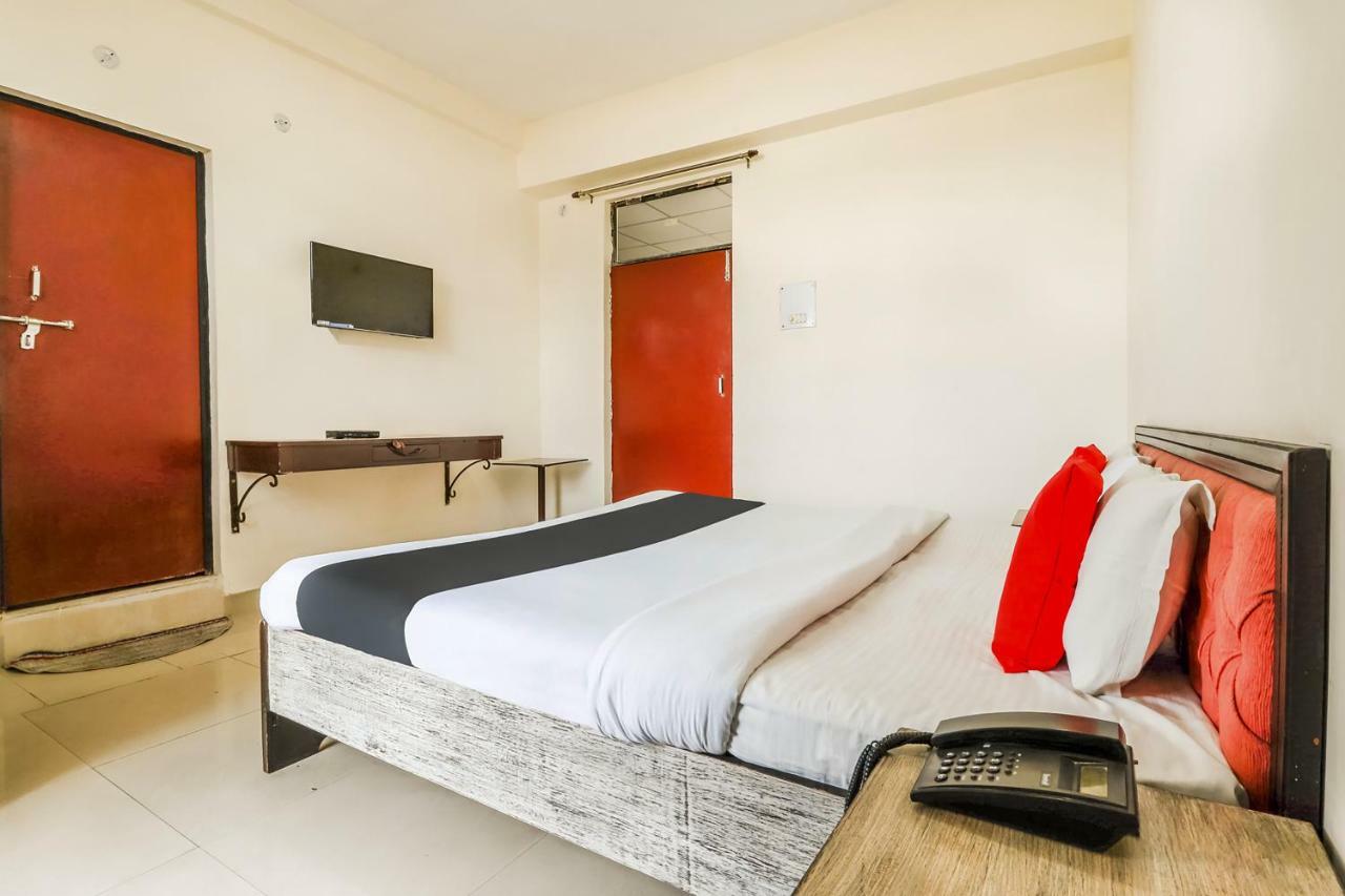 Hôtel Capital O 60233 Brij Ki Rasoi Deluxe à Lucknow Extérieur photo