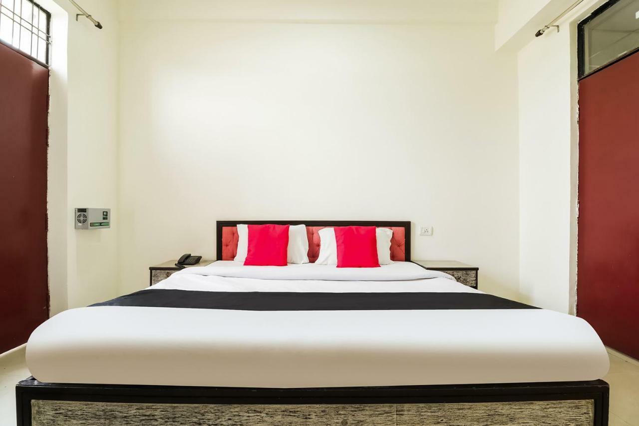 Hôtel Capital O 60233 Brij Ki Rasoi Deluxe à Lucknow Extérieur photo